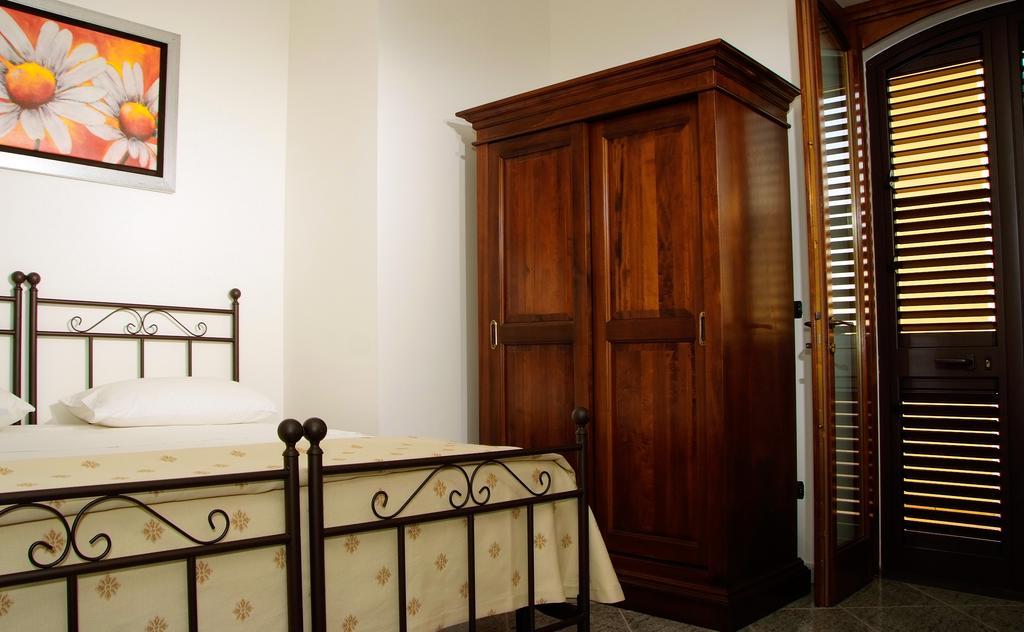 Bed and Breakfast Salento Terra Maris Cocumola Zimmer foto